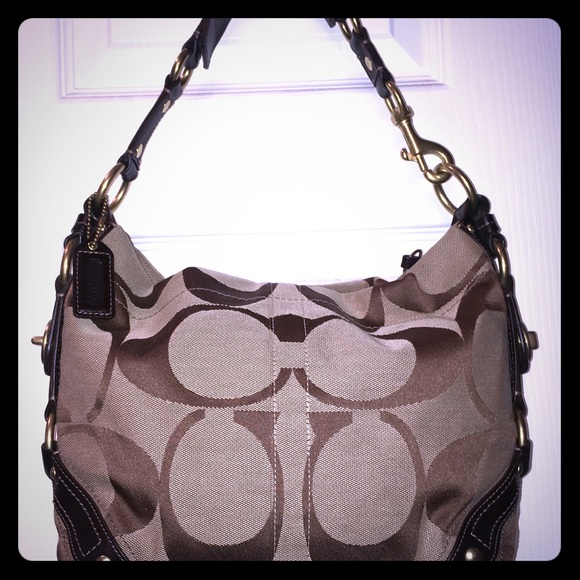 Coach Handbags - Signature Coach Carly Sac Shoulder Bag Tote 10619